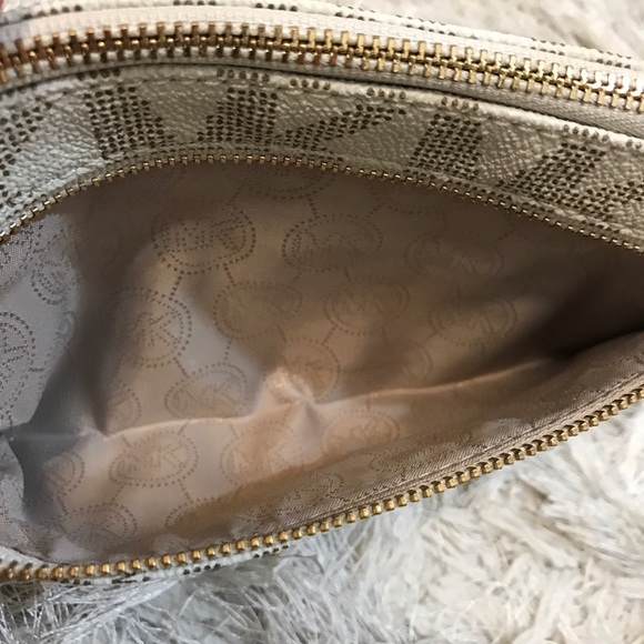 Michael Kors Mini Monogram Handbag Wallet Zipper - Picture 5 of 8